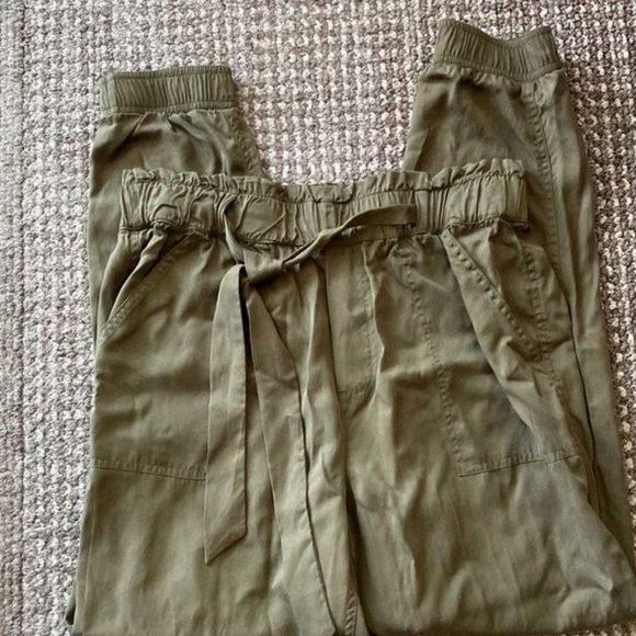 Garage Olive Green Tencel Paperbag Pants Size Large NWT - Picture 6 of 7